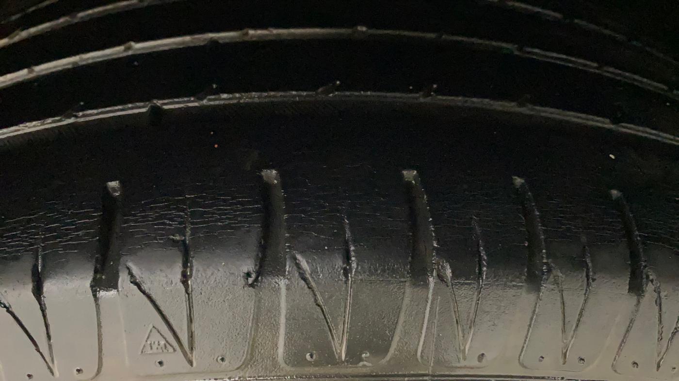 2012 Toyota Camry 2.5L AT, Petrol, Automatic, 67,081 km, Right Rear Tyre Tread