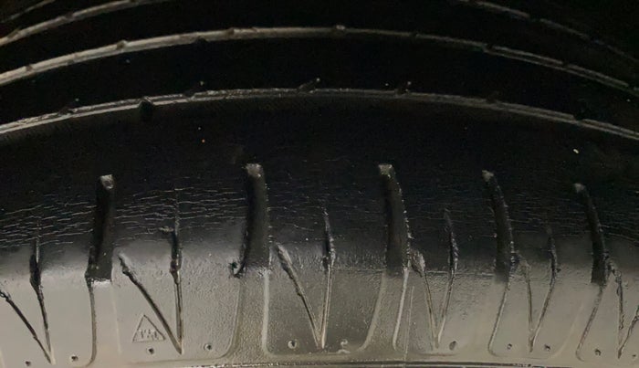 2012 Toyota Camry 2.5L AT, Petrol, Automatic, 67,081 km, Right Rear Tyre Tread