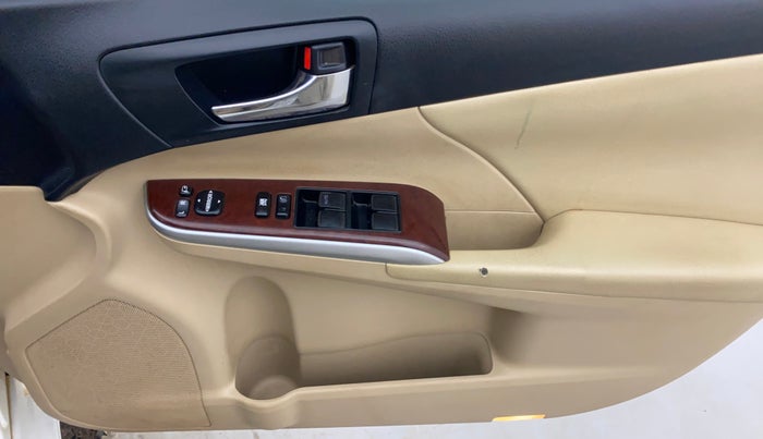 2012 Toyota Camry 2.5L AT, Petrol, Automatic, 67,081 km, Driver Side Door Panels Control