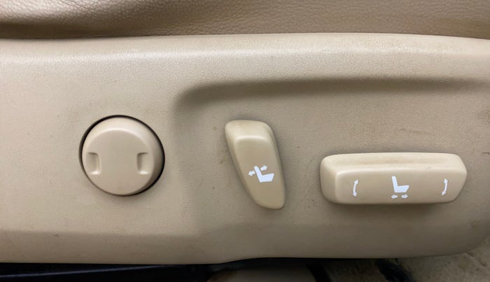 2012 Toyota Camry 2.5L AT, Petrol, Automatic, 67,081 km, Driver Side Adjustment Panel