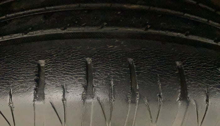 2012 Toyota Camry 2.5L AT, Petrol, Automatic, 67,081 km, Left Front Tyre Tread