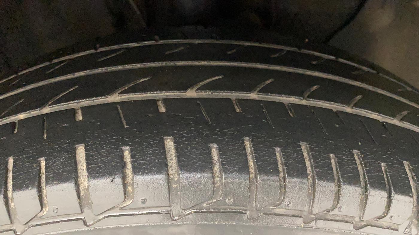 2017 Hyundai Elite i20 ERA 1.2, Petrol, Manual, 38,174 km, Right Front Tyre Tread