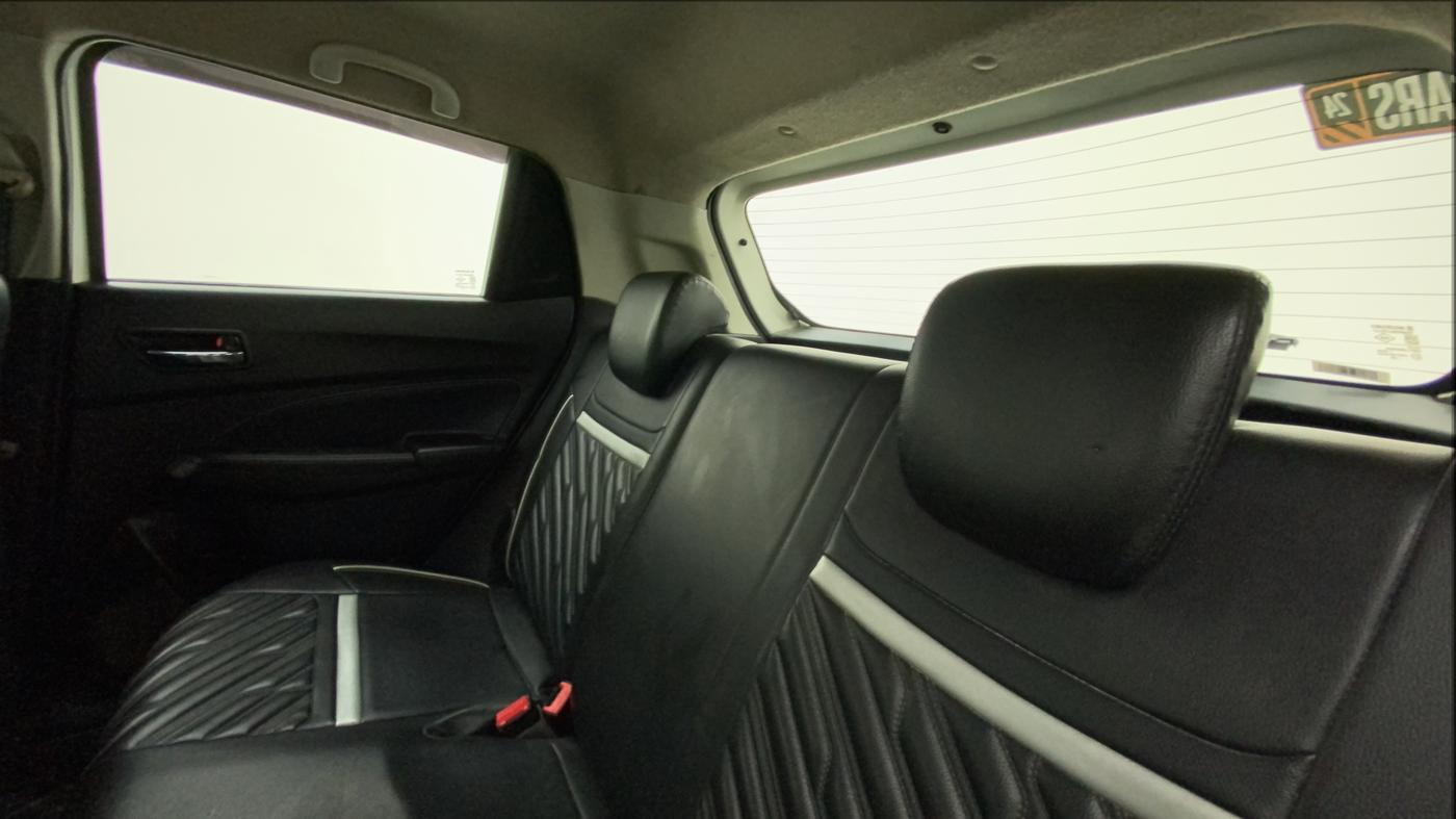 2022 Maruti Swift ZXI PLUS, Petrol, Manual, 25,883 km, Right Side Rear Door Cabin