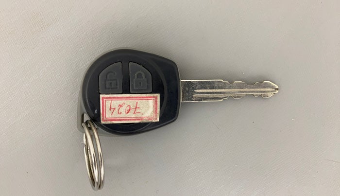 2015 Maruti Swift VXI, Petrol, Manual, 42,514 km, Key Close Up
