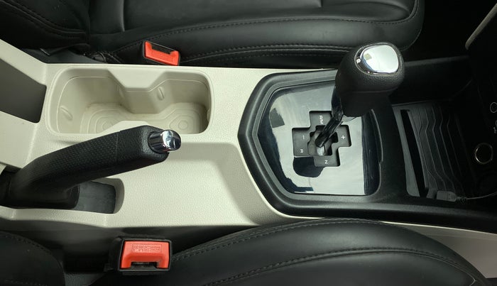 2022 Mahindra XUV300 W6 1.5 DIESEL AMT, Diesel, Automatic, 37,722 km, Gear Lever