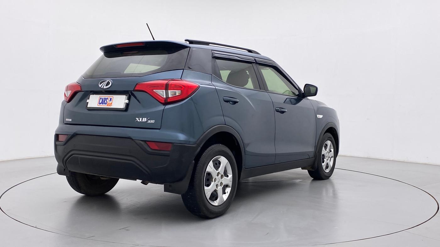 2022 Mahindra XUV300 W6 1.5 DIESEL AMT, Diesel, Automatic, 37,722 km, Right Back Diagonal