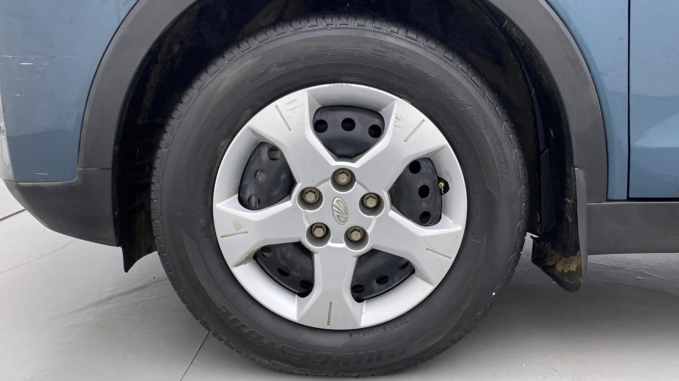 2022 Mahindra XUV300 W6 1.5 DIESEL AMT, Diesel, Automatic, 37,722 km, Left Front Wheel