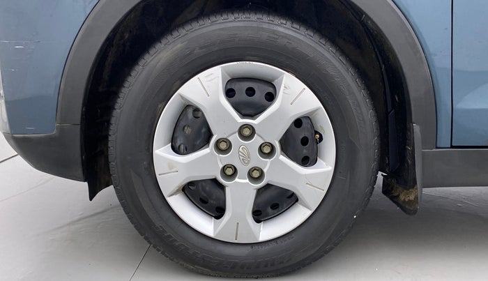 2022 Mahindra XUV300 W6 1.5 DIESEL AMT, Diesel, Automatic, 37,722 km, Left Front Wheel