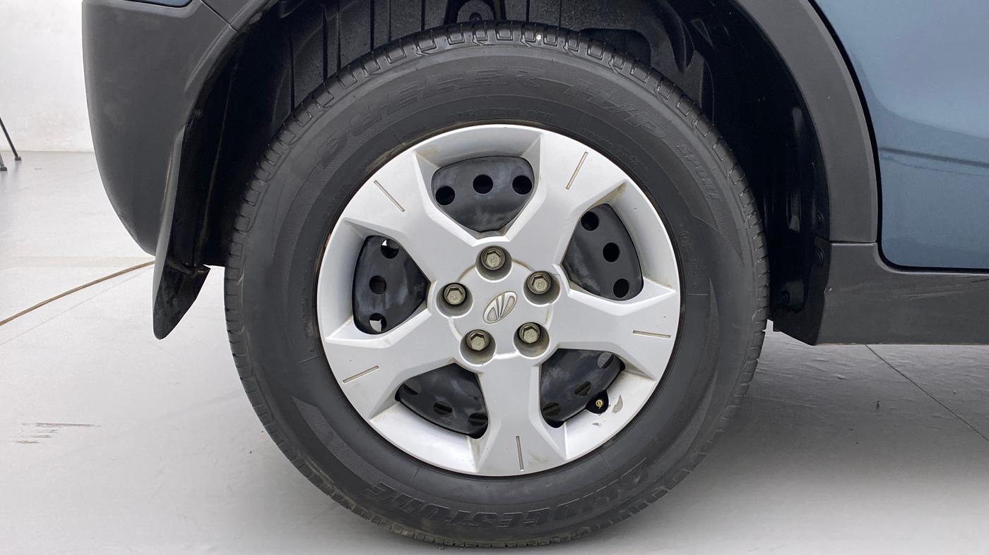 2022 Mahindra XUV300 W6 1.5 DIESEL AMT, Diesel, Automatic, 37,722 km, Right Rear Wheel