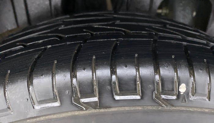 2022 Mahindra XUV300 W6 1.5 DIESEL AMT, Diesel, Automatic, 37,722 km, Right Rear Tyre Tread