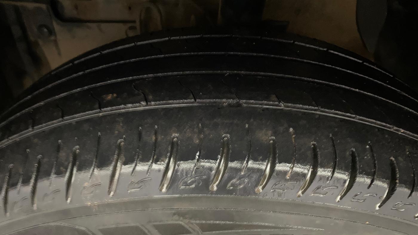 2021 Maruti Vitara Brezza LXI, Petrol, Manual, 20,608 km, Left Front Tyre Tread
