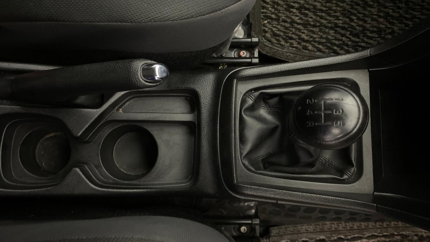2021 Maruti Vitara Brezza LXI, Petrol, Manual, 20,608 km, Gear Lever