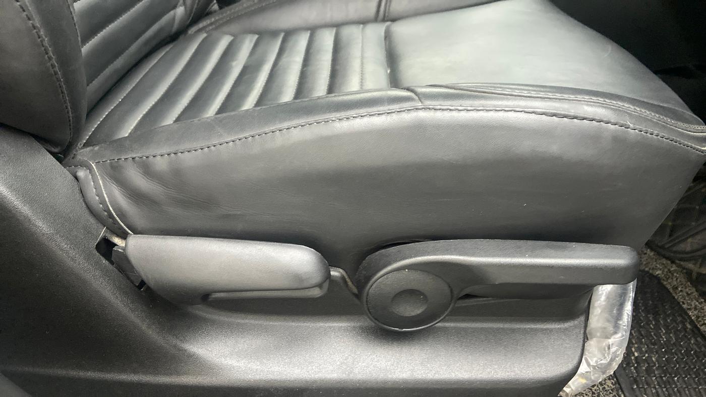 2021 Maruti Vitara Brezza ZXI +, Petrol, Manual, 9,173 km, Driver Side Adjustment Panel
