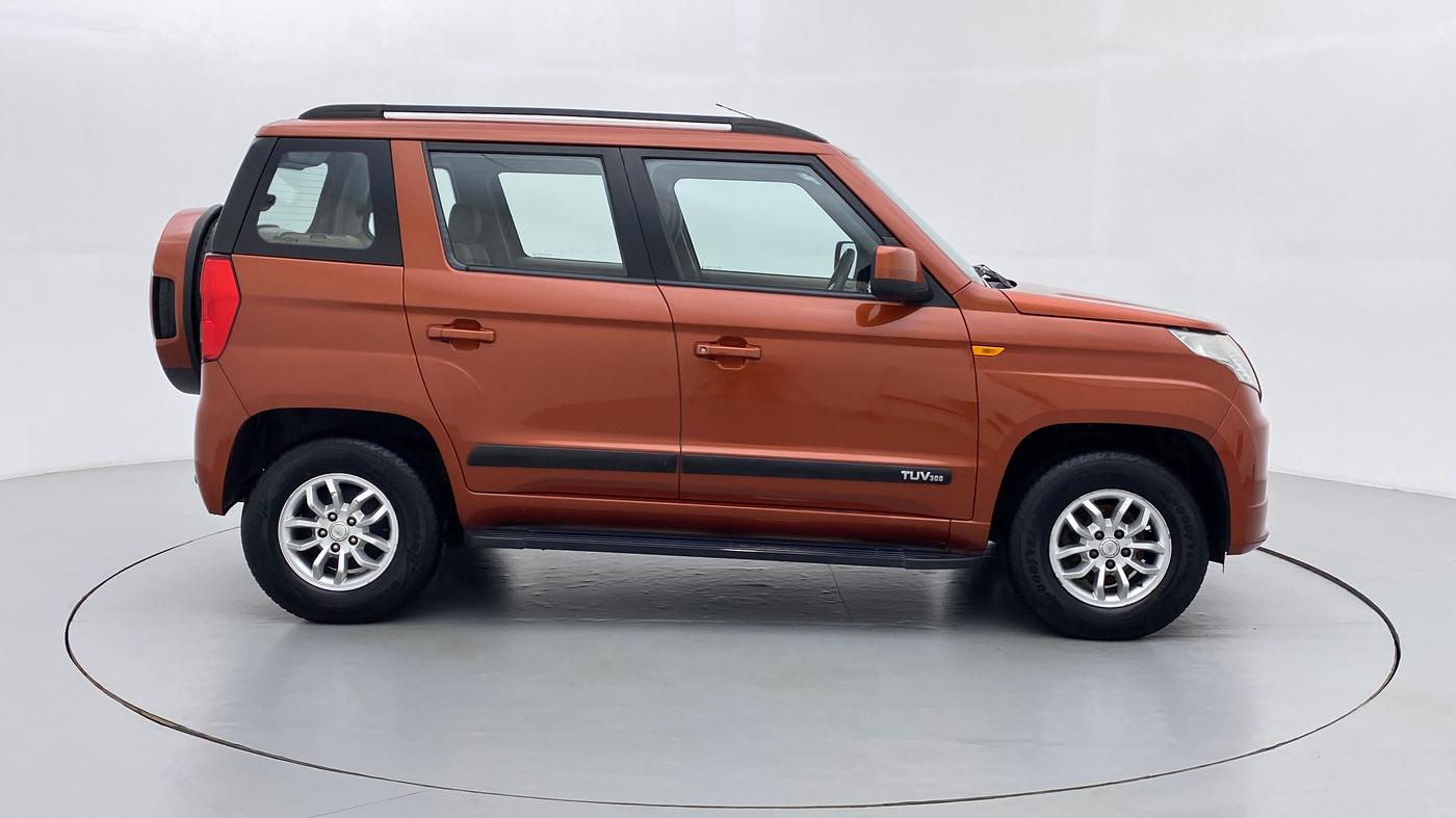 2016 Mahindra TUV300 T8, Diesel, Manual, 80,334 km, Right Side View