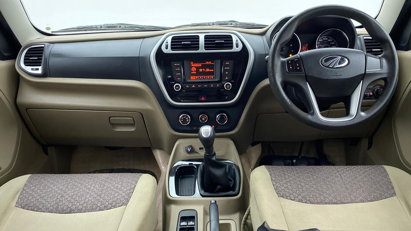 2016 Mahindra TUV300 T8, Diesel, Manual, 80,334 km, Dashboard
