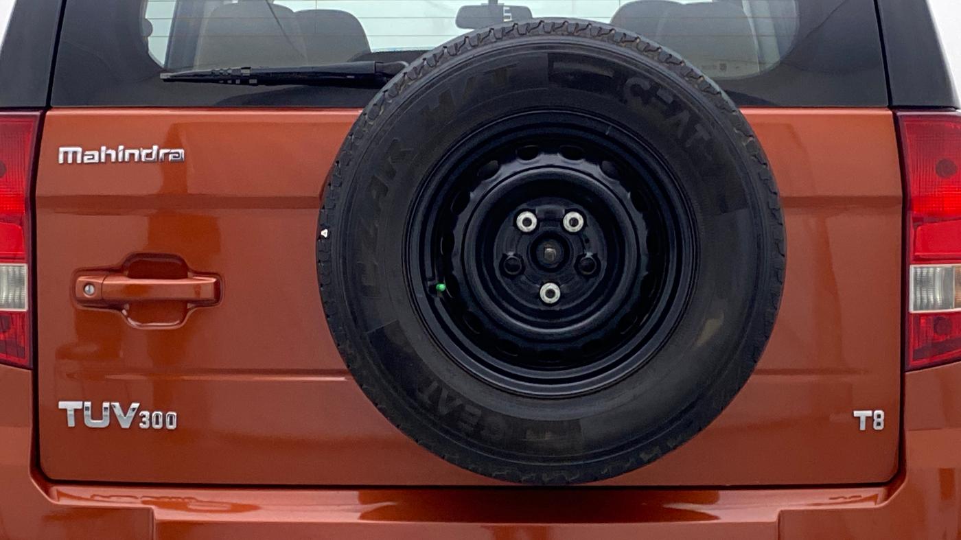 2016 Mahindra TUV300 T8, Diesel, Manual, 80,334 km, Spare Tyre