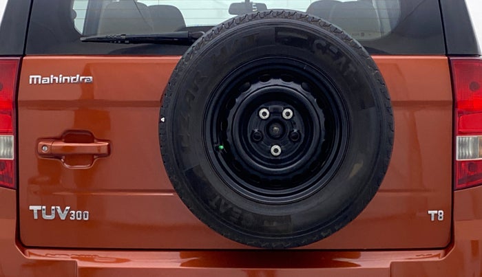 2016 Mahindra TUV300 T8, Diesel, Manual, 80,334 km, Spare Tyre