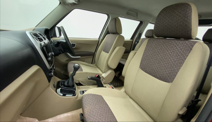 2016 Mahindra TUV300 T8, Diesel, Manual, 80,334 km, Right Side Front Door Cabin