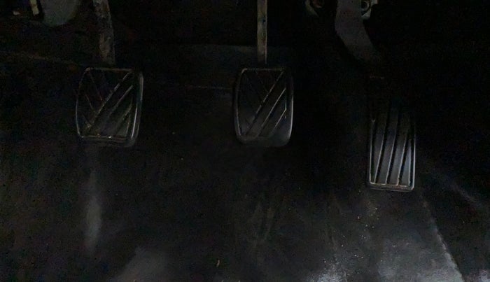 2014 Maruti Swift VDI, Diesel, Manual, 62,238 km, Pedals