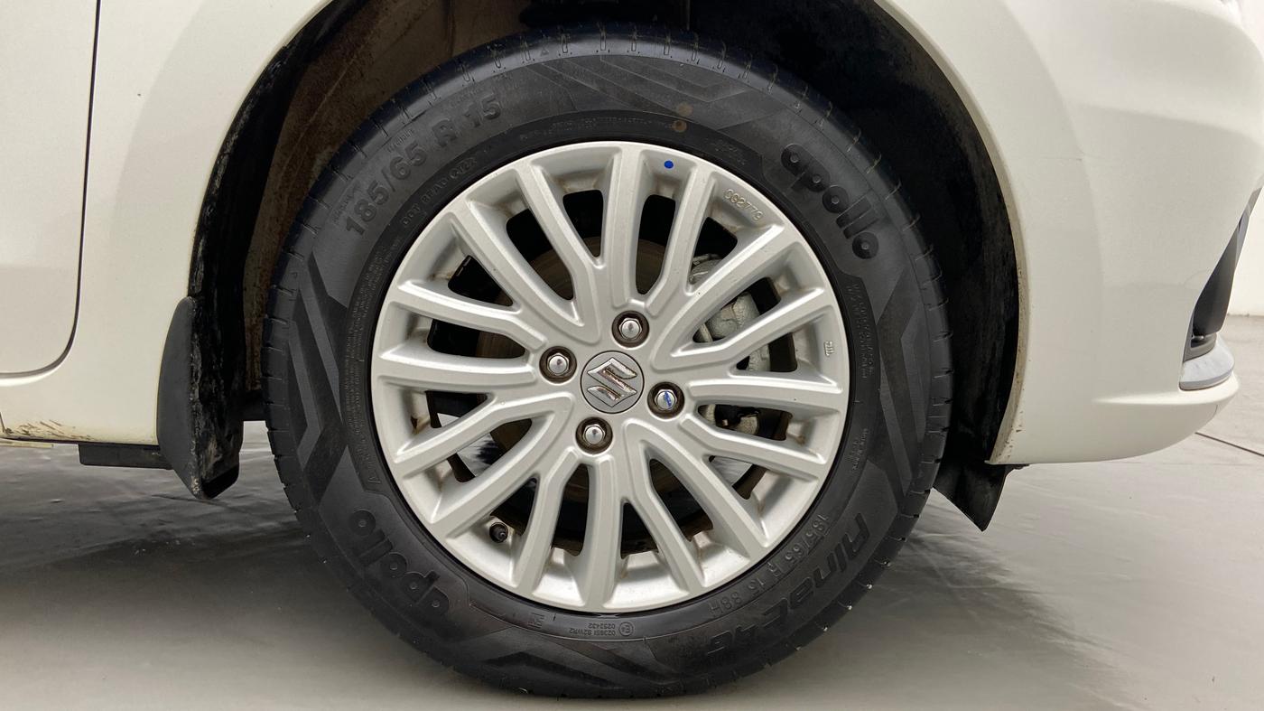 2022 Maruti Dzire ZXI CNG, CNG, Manual, 11,076 km, Right Front Wheel