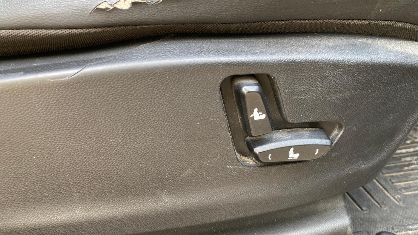 2019 MG HECTOR SHARP 1.5 DCT PETROL, Petrol, Automatic, 1,18,069 km, Driver Side Adjustment Panel
