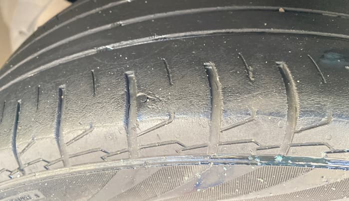2019 MG HECTOR SHARP 1.5 DCT PETROL, Petrol, Automatic, 1,18,069 km, Left Front Tyre Tread