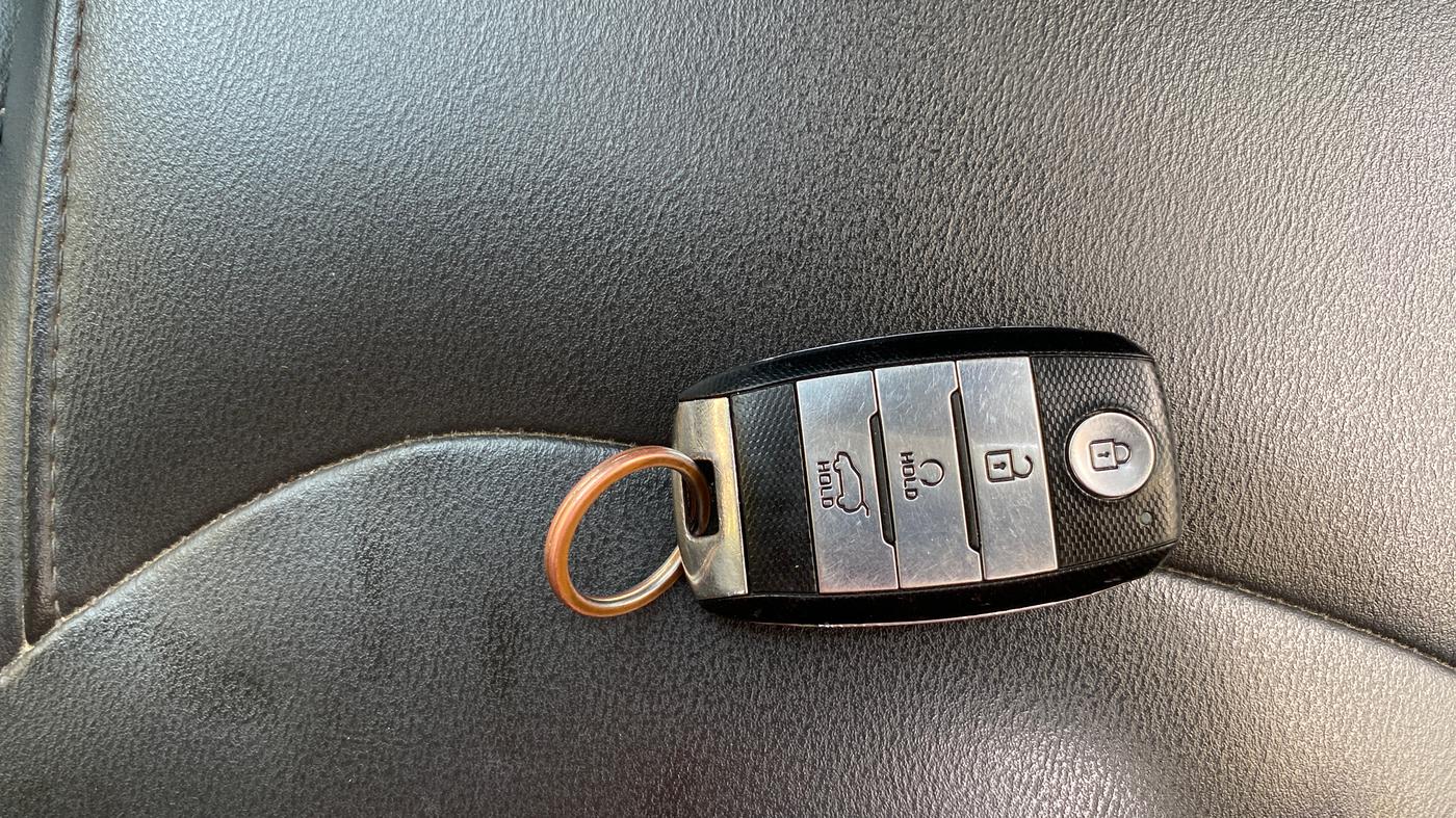 2019 MG HECTOR SHARP 1.5 DCT PETROL, Petrol, Automatic, 1,18,069 km, Key Close Up
