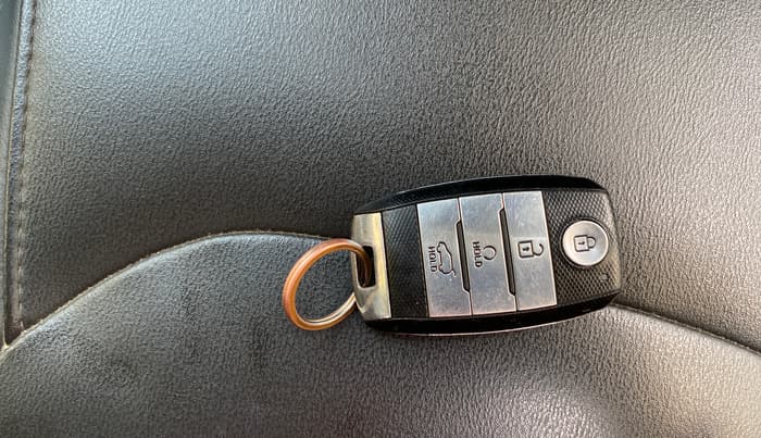 2019 MG HECTOR SHARP 1.5 DCT PETROL, Petrol, Automatic, 1,18,069 km, Key Close Up