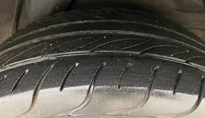 2014 Hyundai i20 SPORTZ 1.2, Petrol, Manual, 76,215 km, Left Rear Tyre Tread