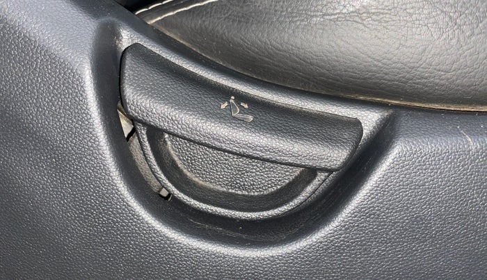 2016 Hyundai Grand i10 SPORTZ 1.2 KAPPA VTVT, Petrol, Manual, 45,125 km, Driver Side Adjustment Panel