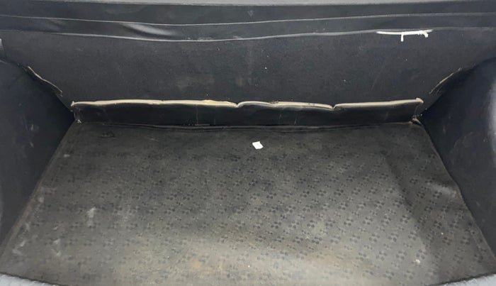 2016 Hyundai Grand i10 SPORTZ 1.2 KAPPA VTVT, Petrol, Manual, 45,125 km, Boot Inside