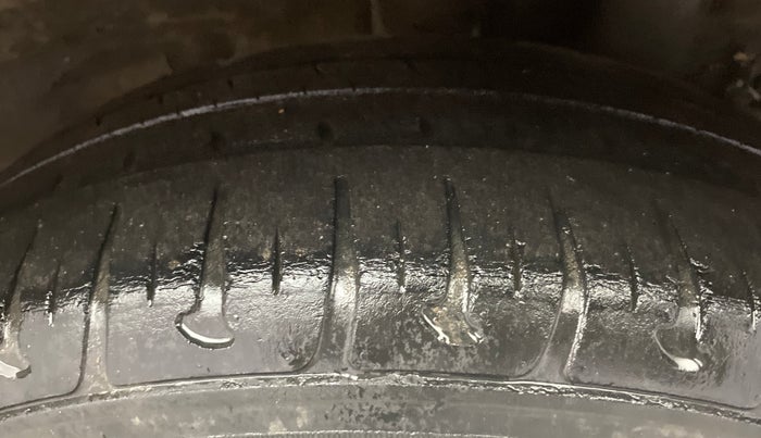 2016 Hyundai Grand i10 SPORTZ 1.2 KAPPA VTVT, Petrol, Manual, 45,125 km, Left Rear Tyre Tread