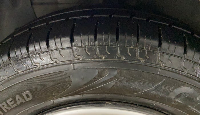 2019 Hyundai NEW SANTRO MAGNA, Petrol, Manual, 50,376 km, Left Front Tyre Tread