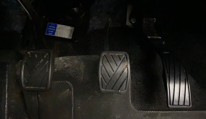 2021 Maruti Vitara Brezza LXI, Petrol, Manual, 28,215 km, Pedals