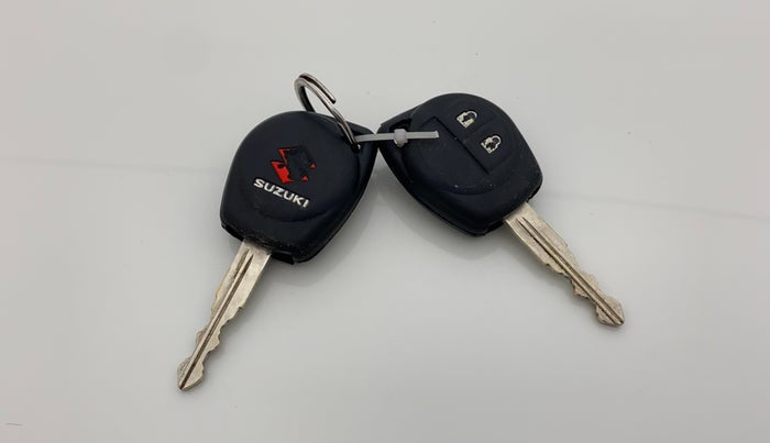 2021 Maruti Vitara Brezza LXI, Petrol, Manual, 28,215 km, Key Close Up