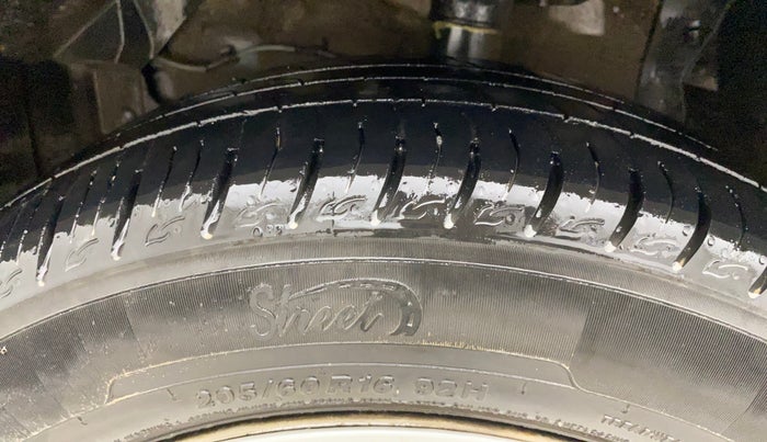 2021 Maruti Vitara Brezza LXI, Petrol, Manual, 28,215 km, Left Front Tyre Tread