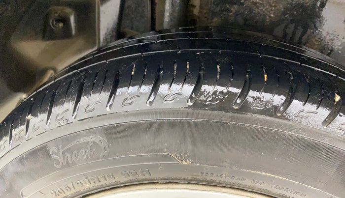 2021 Maruti Vitara Brezza LXI, Petrol, Manual, 28,215 km, Right Rear Tyre Tread