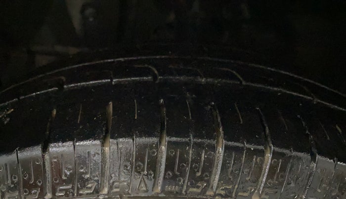 2016 Honda Jazz 1.2L I-VTEC V AT, Petrol, Automatic, 1,05,712 km, Left Front Tyre Tread