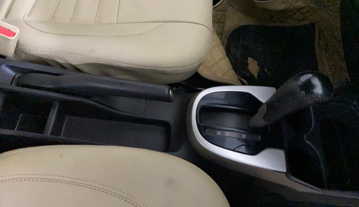 2016 Honda Jazz 1.2L I-VTEC V AT, Petrol, Automatic, 1,05,712 km, Gear Lever