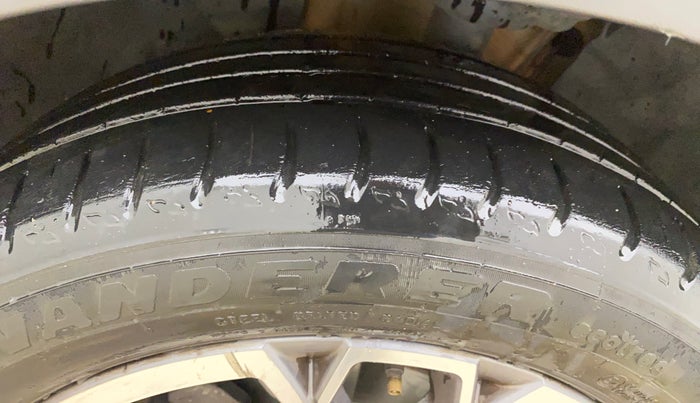 2021 Skoda KUSHAQ STYLE 1.0L TSI AT, Petrol, Automatic, 25,529 km, Left Front Tyre Tread