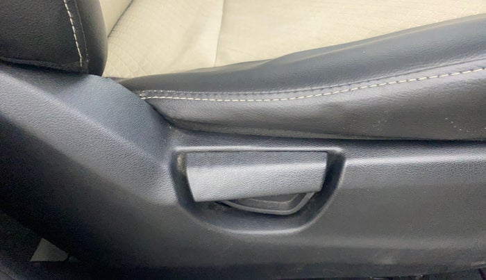 2019 Hyundai NEW SANTRO ERA EXECUTIVE, Petrol, Manual, 65,274 km, Driver Side Adjustment Panel