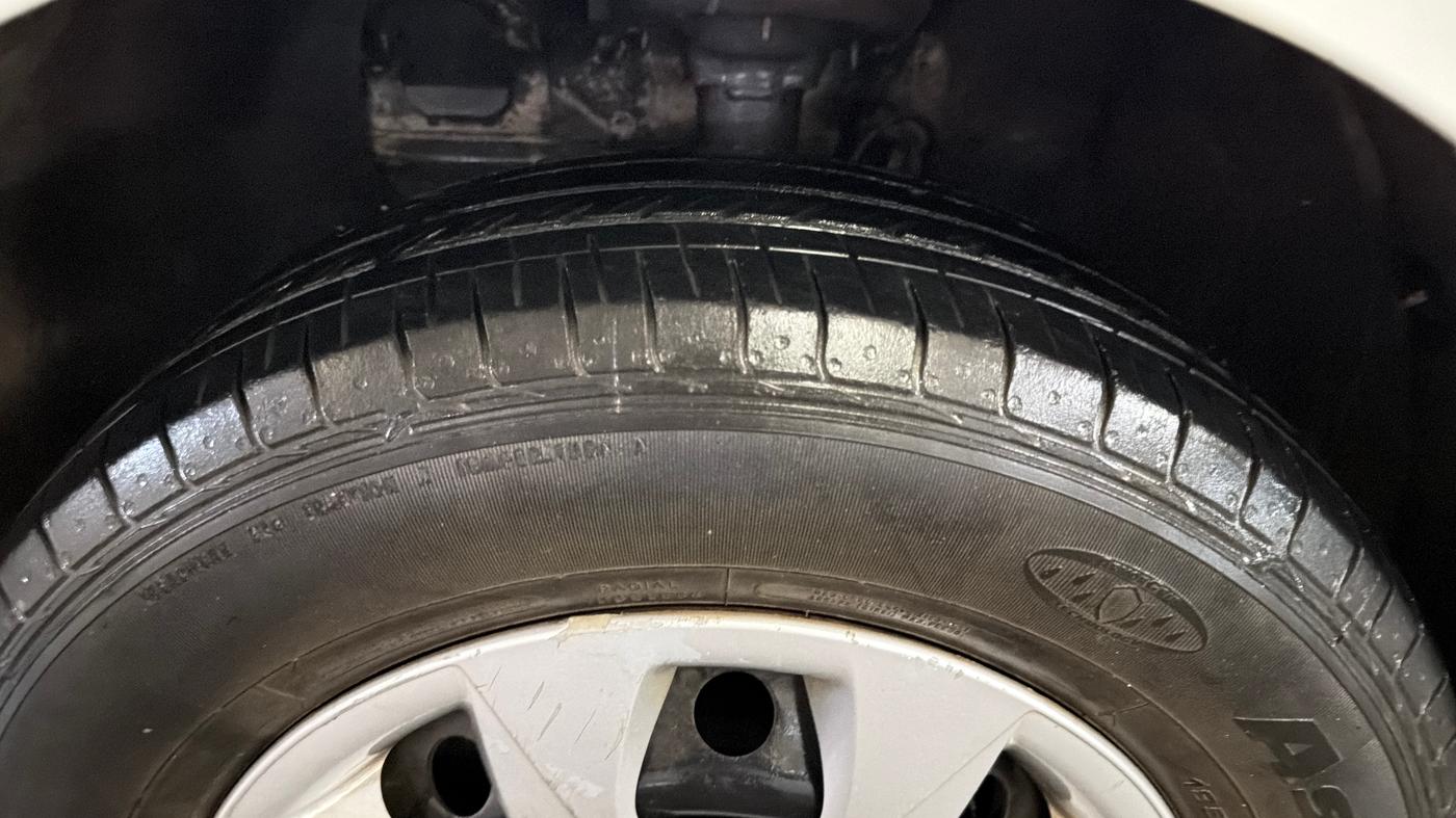 2019 Hyundai Elite i20 MAGNA PLUS 1.2, CNG, Manual, 81,896 km, Left Front Tyre Tread