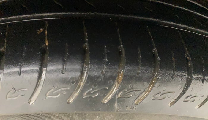 2022 KIA CARENS LUXURY 1.5 DIESEL 7 STR, Diesel, Manual, 22,170 km, Left Rear Tyre Tread