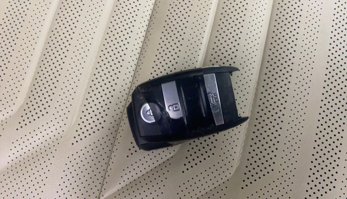 2022 KIA CARENS LUXURY 1.5 DIESEL 7 STR, Diesel, Manual, 22,170 km, Key Close Up