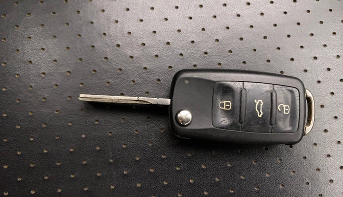 2016 Volkswagen Polo HIGHLINE1.2L, Petrol, Manual, 97,298 km, Key Close Up