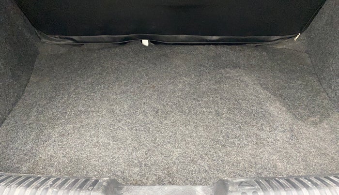 2016 Volkswagen Polo HIGHLINE1.2L, Petrol, Manual, 97,298 km, Boot Inside