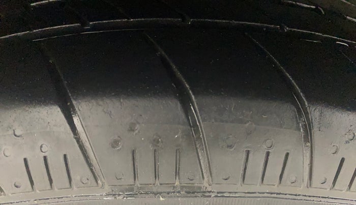 2015 Honda Mobilio 1.5L I-DTEC V, Diesel, Manual, 93,949 km, Right Rear Tyre Tread