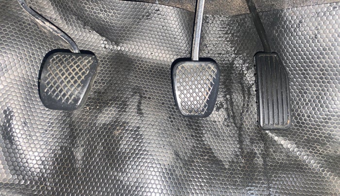 2015 Honda Mobilio 1.5L I-DTEC V, Diesel, Manual, 93,949 km, Pedals