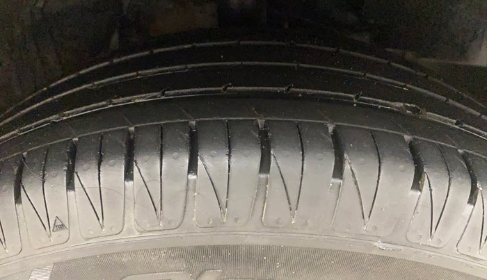 2019 Tata NEXON XMA PETROL, Petrol, Automatic, 93,060 km, Right Front Tyre Tread