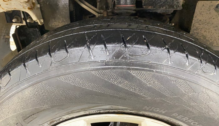 2023 Mahindra Bolero B6, Diesel, Manual, 55,586 km, Left Front Tyre Tread